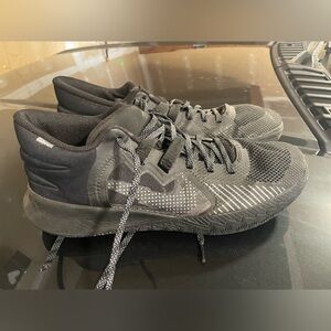 Men's Black Basketball Shoes